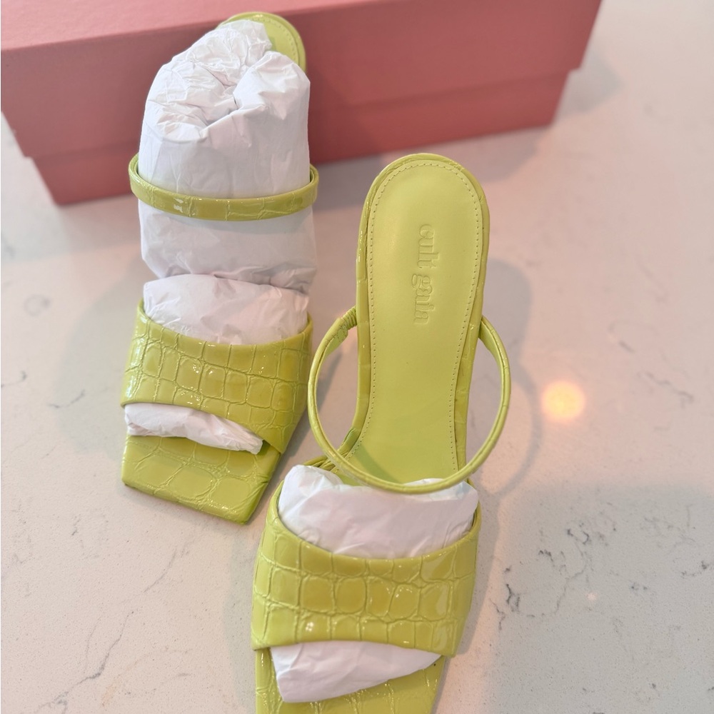 Brand New, Never Worn Cult Gaia Leather Sandals. Color Lime Green